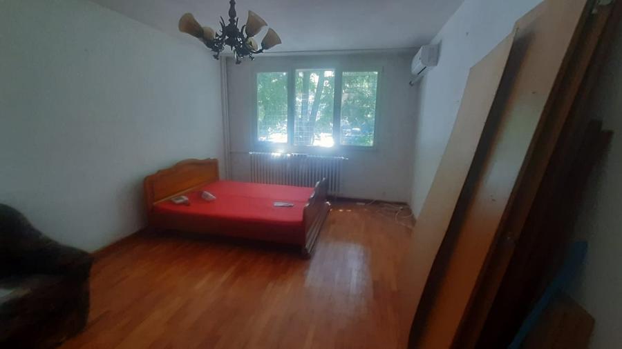 Garsonieră decomandată în Drumul Taberei