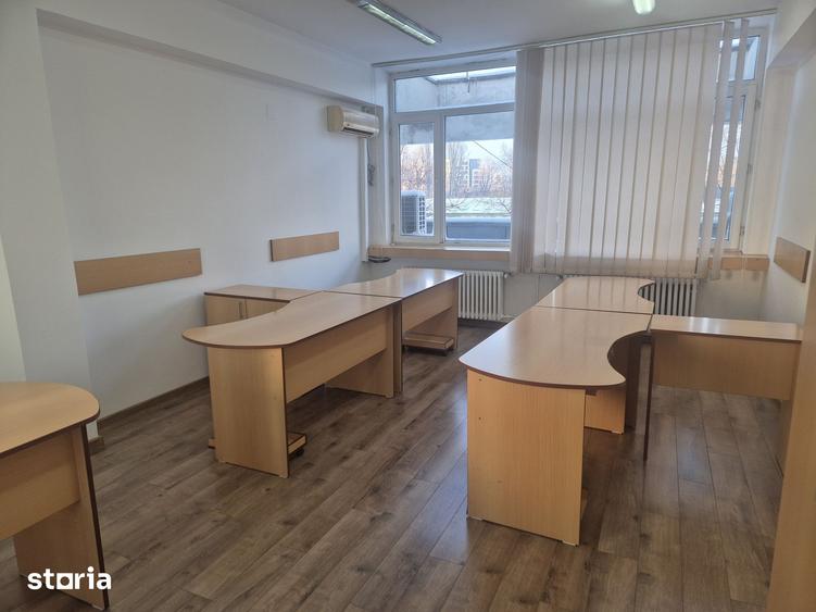 Spațiu comercial, de 33 mp, în Regie