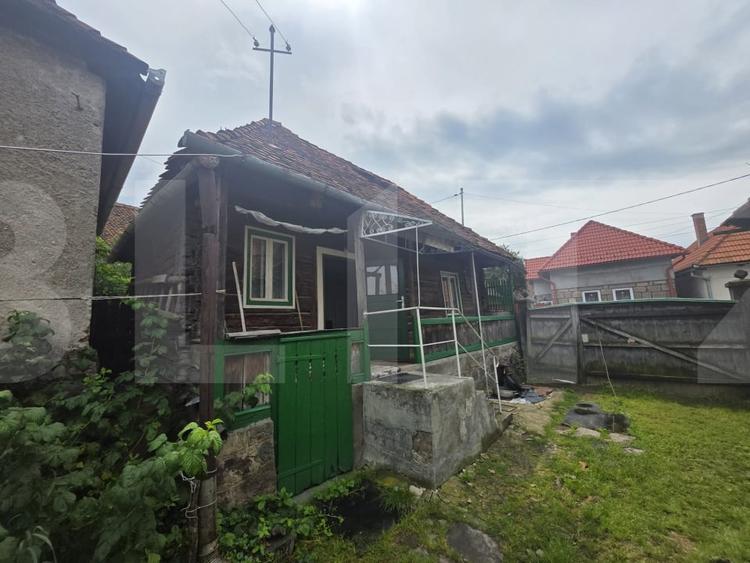 Casă individuală cu 2 camere cu Teren 982 Mp în Bixad