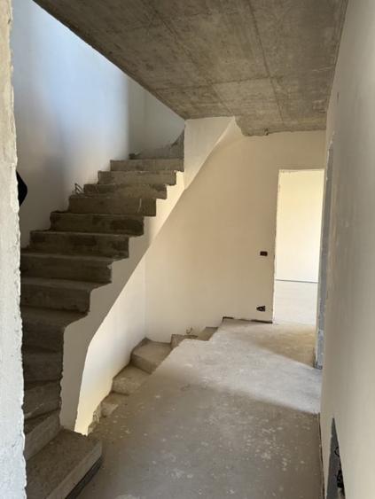 Duplex cu 4 camere cu Canalizare în Borhanci