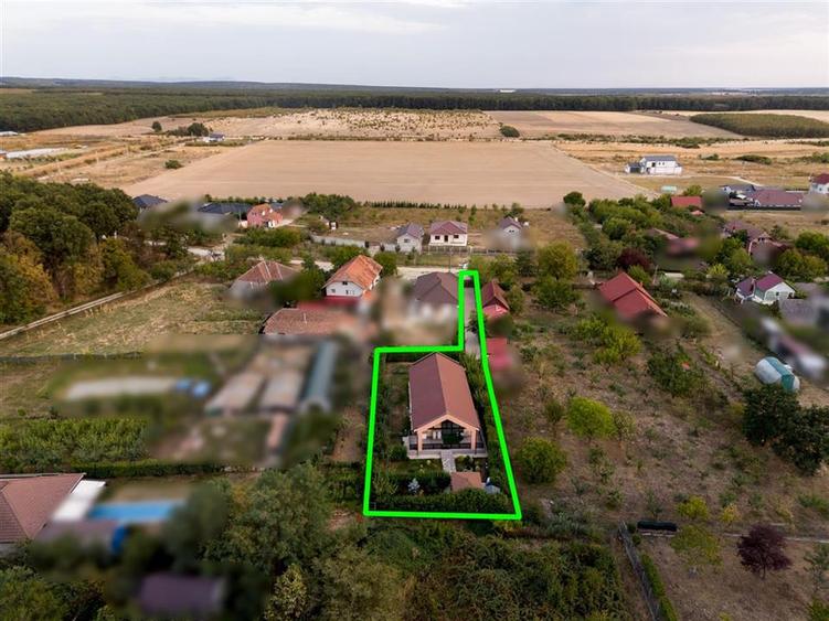 Casă cu 4 camere cu Teren 600 Mp în Chișirid