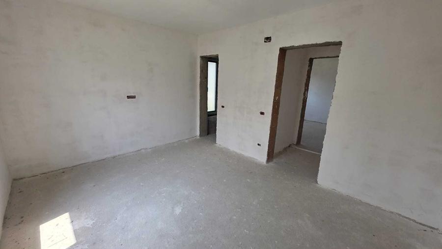 Casă cu 4 camere în Crevedia