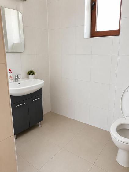Casă individuală cu 9 camere cu Teren 803 Mp în Cetate