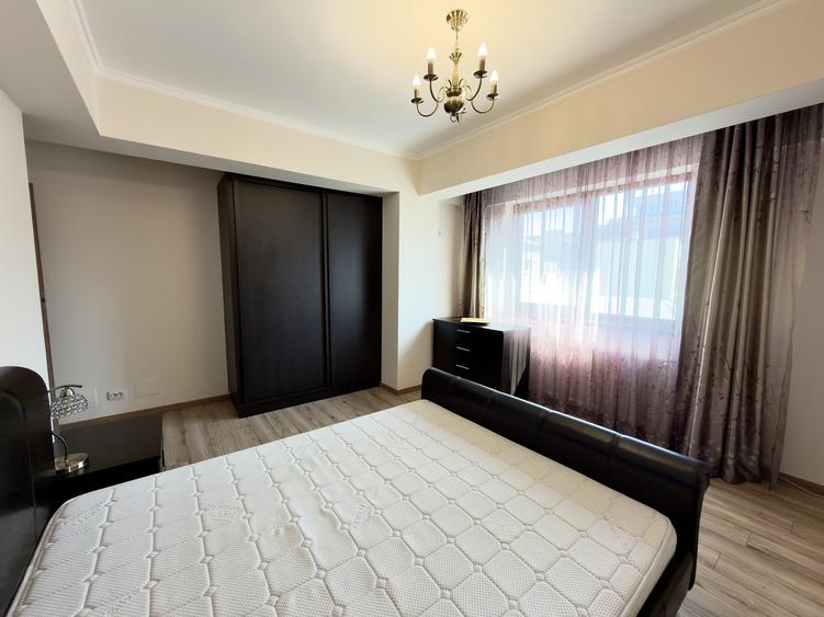 Apartament cu 3 camere semidecomandat, mobilat în Lacul Tei