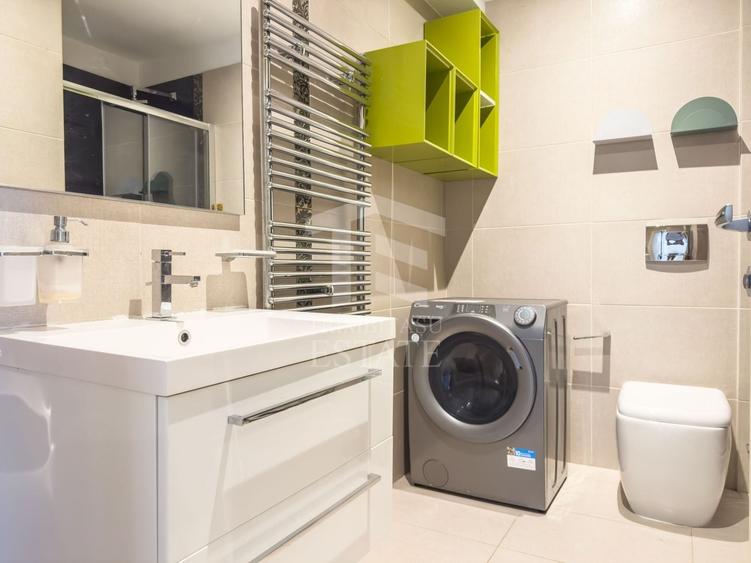 Apartament cu 3 camere semidecomandat, mobilat în Exterior Vest