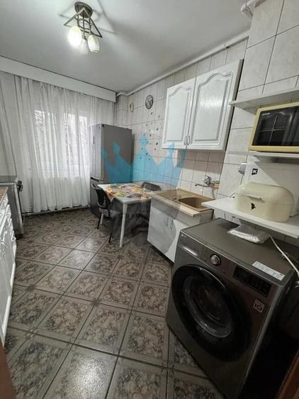 Apartament cu 3 camere decomandat în Cantacuzino