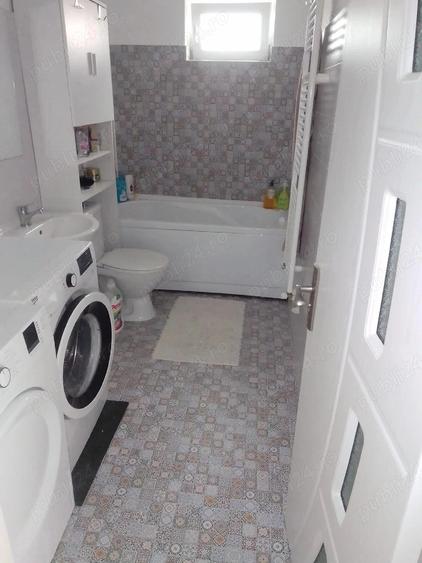 Casă cu Teren 245 Mp în 1 Decembrie