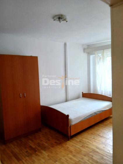 Apartament cu 4 camere semidecomandat, mobilat în Bahne