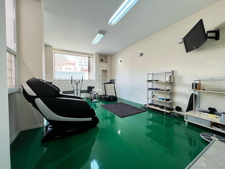 Casă individuală cu 18 camere cu Piscina în Băneasa