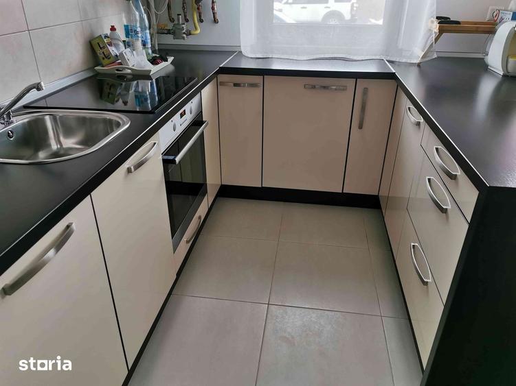 Apartament cu 2 camere decomandat, mobilat în Tractorul