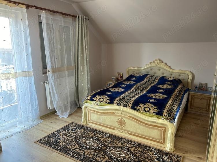 Casă cu 6 camere cu Teren 2700 Mp în Bocsig