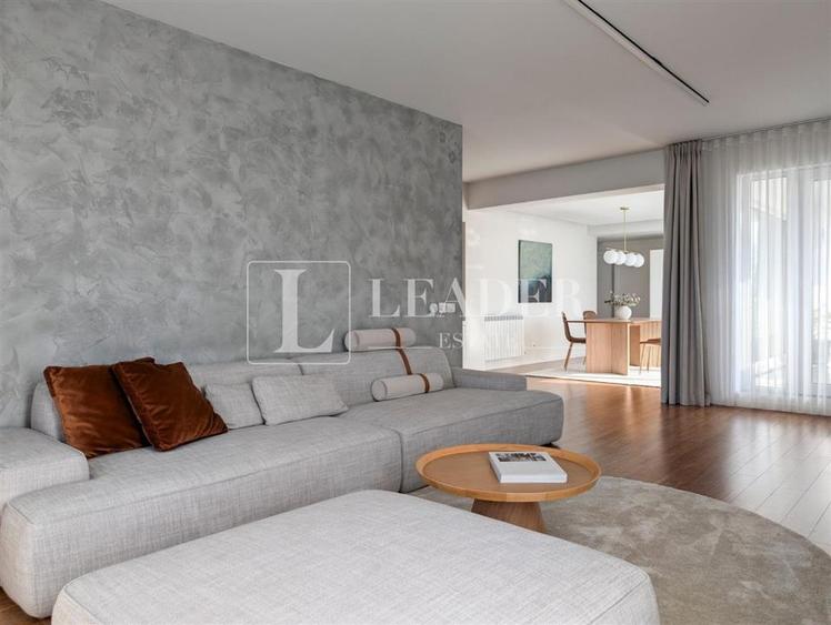 Apartament cu 4 camere decomandat, mobilat în Pipera