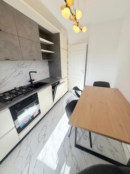 Apartament cu 3 camere decomandat în Tătărași