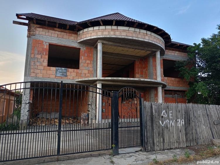 Casă cu 4 camere cu Teren 1200 Mp în Corabia
