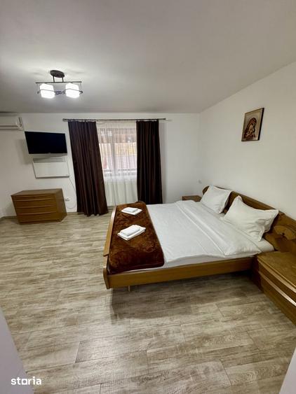 Casă cu 8 camere cu Teren 1200 Mp în Merei
