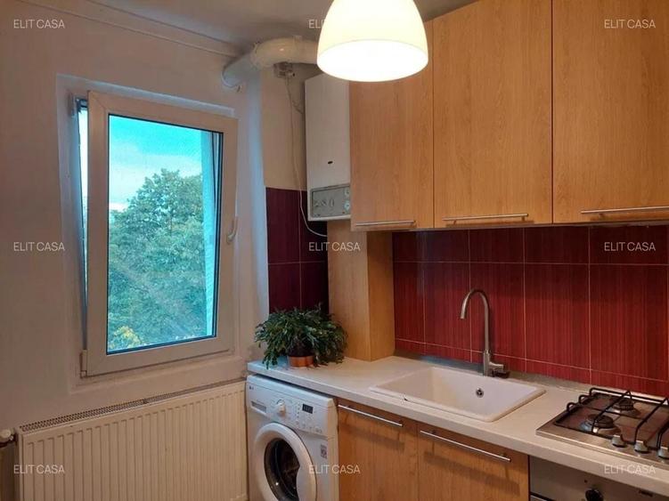 Apartament cu 2 camere semidecomandat, mobilat în Tătărași