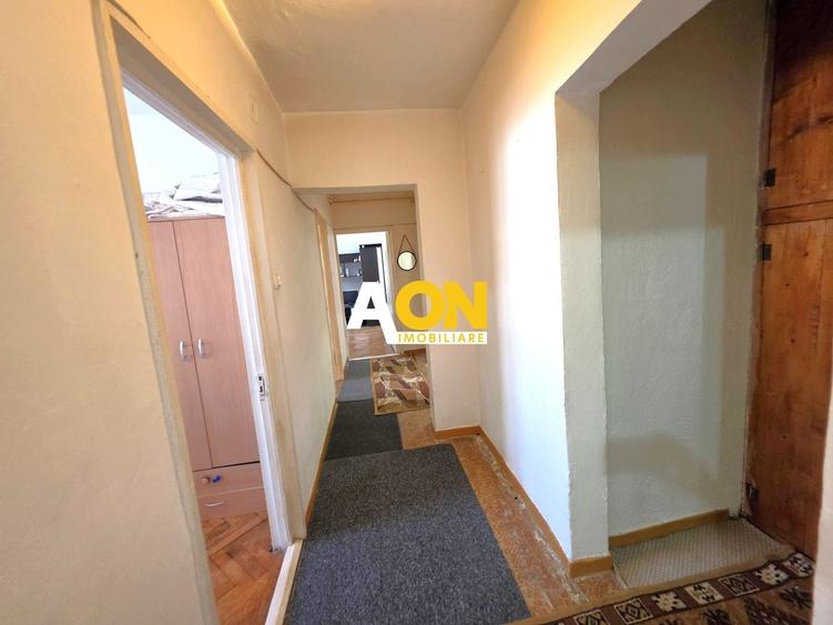Apartament cu 3 camere decomandat, mobilat în Cetate