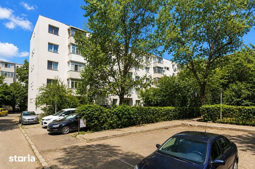 Apartament cu 4 camere decomandat în Alexandru cel Bun