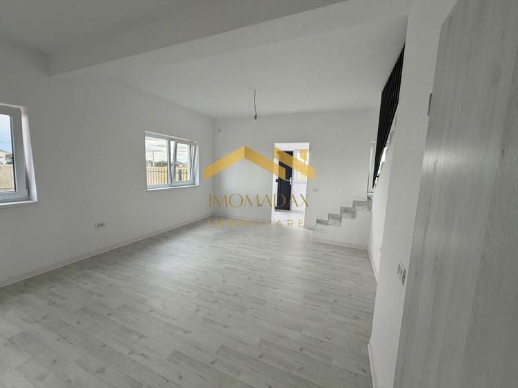 Duplex cu 3 camere cu Canalizare în Bucovăț (Remetea Mare)