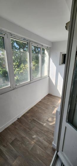 Apartament cu 3 camere semidecomandat în P-ța Gorjului