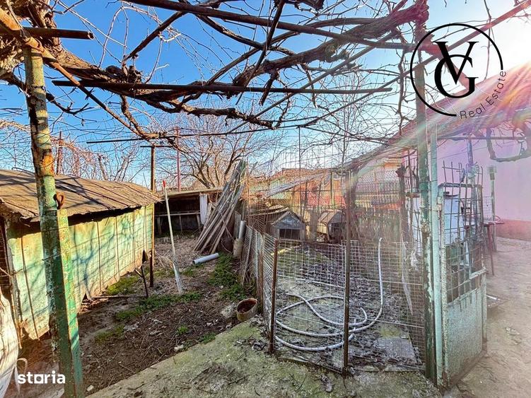 Casă cu 3 camere semidecomandat cu Teren 387 Mp în Lumina
