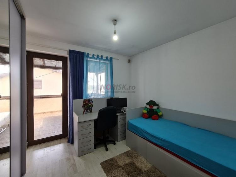 Casă individuală cu 5 camere cu Garaj în Domnești