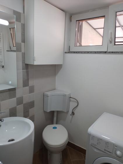 Casă individuală cu 6 camere cu Canalizare în Iancului