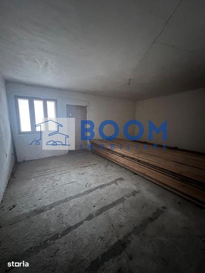 Casă cu 10 camere cu Teren 240 Mp în Central
