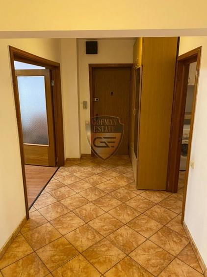 Apartament cu 3 camere decomandat, mobilat în Stadion