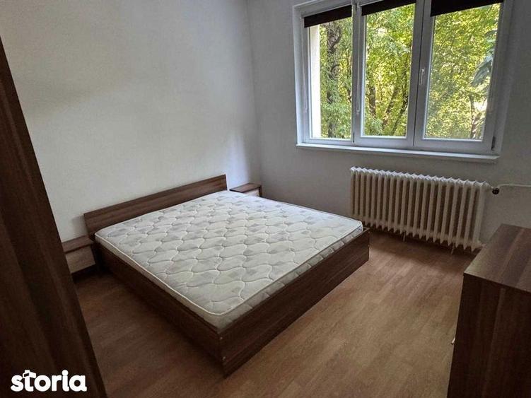 Apartament cu 3 camere decomandat în Berceni — fotografia 2