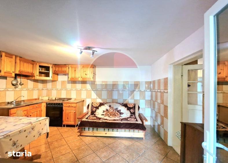 Casă cu 3 camere cu Teren 2100 Mp în Valea lui Ion