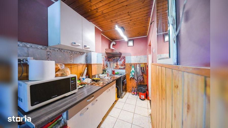 Casă cu 3 camere cu Teren 3245 Mp în Vultureni