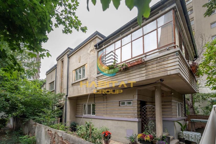 Casă individuală cu 8 camere cu Canalizare în Iancului