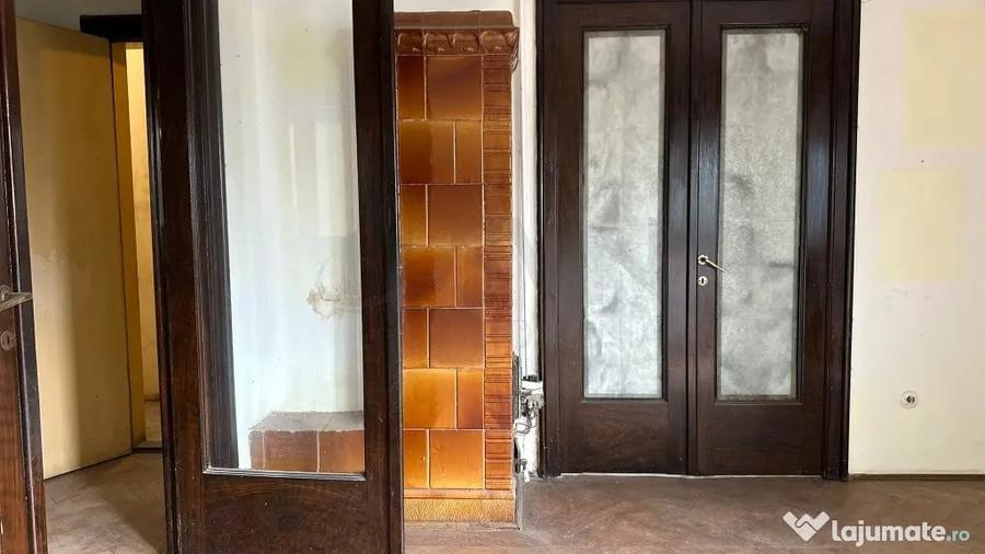 Apartament cu 4 camere semidecomandat în Alba Iulia
