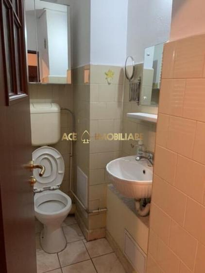Apartament cu 3 camere decomandat, mobilat în Victoriei