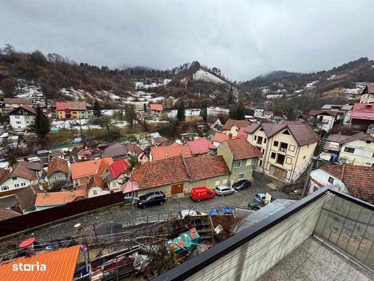 Casă cu 3 camere cu Teren 30 Mp în Schei