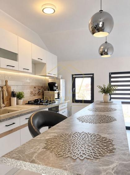 Apartament cu 2 camere semidecomandat, mobilat în Giroc