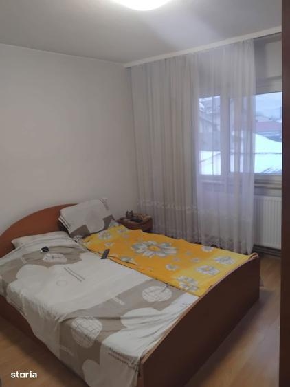 Apartament cu 2 camere decomandat în Poarta 6