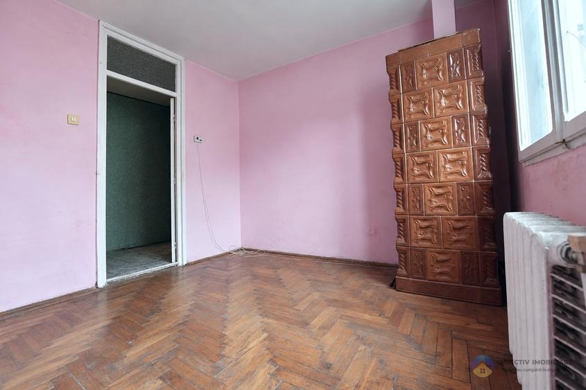 Apartament cu 3 camere decomandat în Mărăței