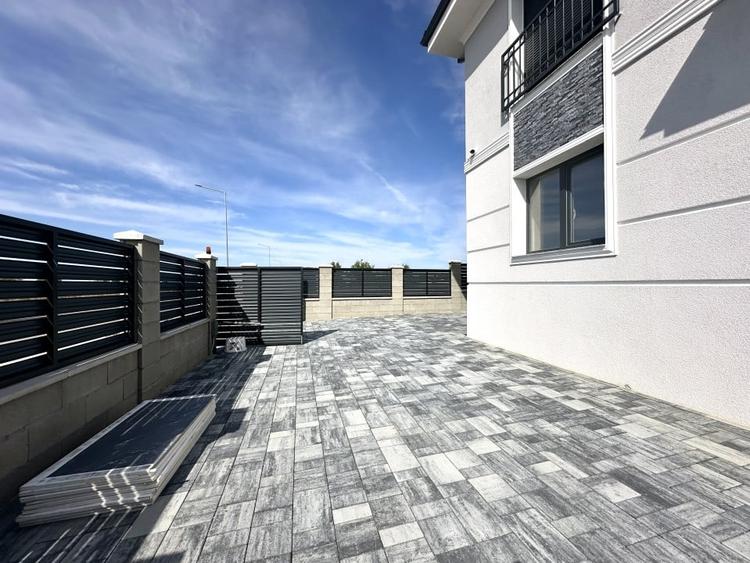 Duplex cu 5 camere cu Canalizare în Giarmata