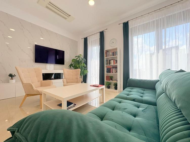Penthouse cu 4 camere decomandat, mobilat în Torontalului