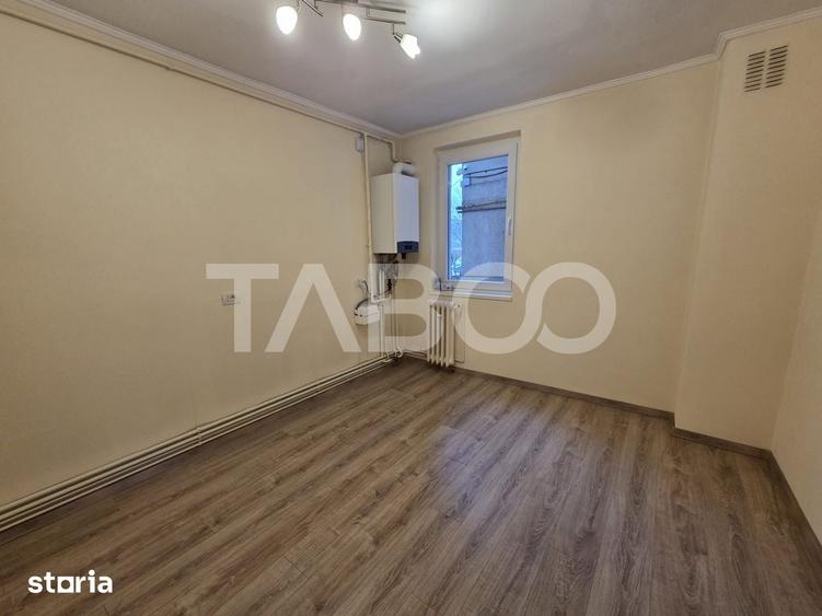 Apartament cu 4 camere decomandat în Central