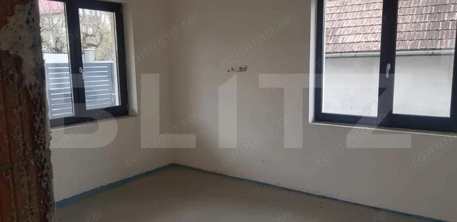 Casă cu 5 camere cu Teren 739 Mp în Apahida