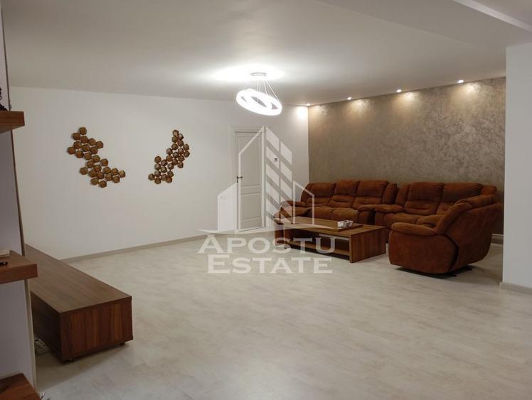 Casă cu 4 camere cu Teren 500 Mp în Girocului