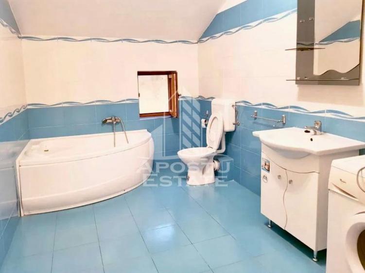 Apartament cu 3 camere semidecomandat, mobilat în Intim
