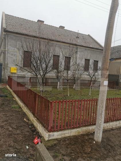 Casă cu 4 camere cu Teren 1500 Mp în Central