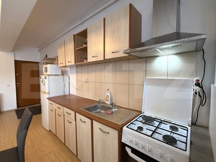 Apartament cu 2 camere semidecomandat, mobilat în Zorilor