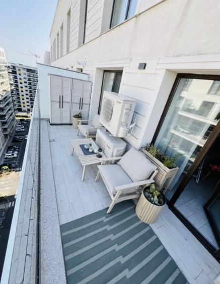 Apartament cu 4 camere semidecomandat, mobilat în Drumul Taberei