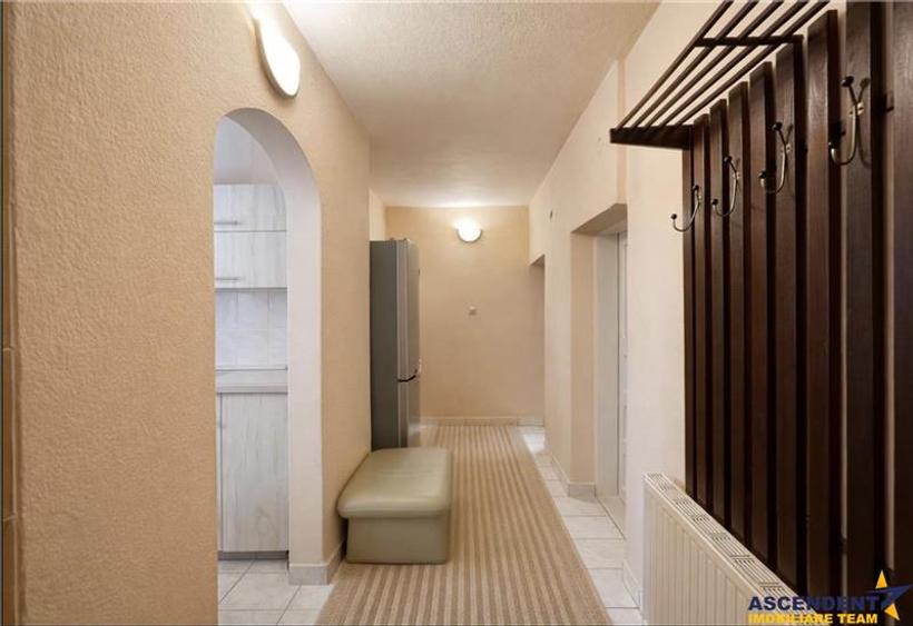 Duplex cu 4 camere cu Garaj în Gheorghe Doja