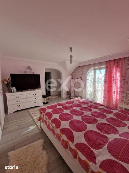 Casă cu 5 camere cu Teren 3800 Mp în Bănești